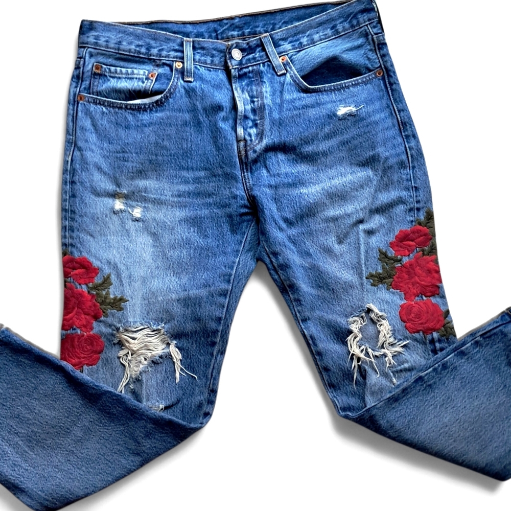 Levis 501T Women's Buttonfly Red Rose Embroidered Distressed Blue Jeans 30x26